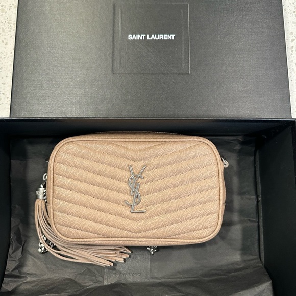 Beige Lou Mini YSL Camera Bag
100% Authentic, dust bag & box included - Picture 2 of 12